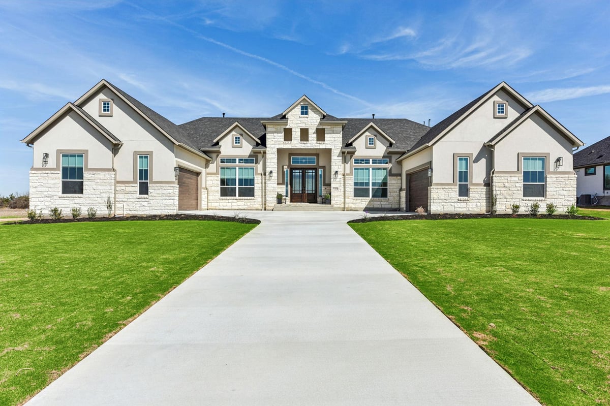 View 1404 Paxton Ln in Feathergrass 1404 Paxton Ln - front exterior - Luxury home in Feathergrass, Florence, TX