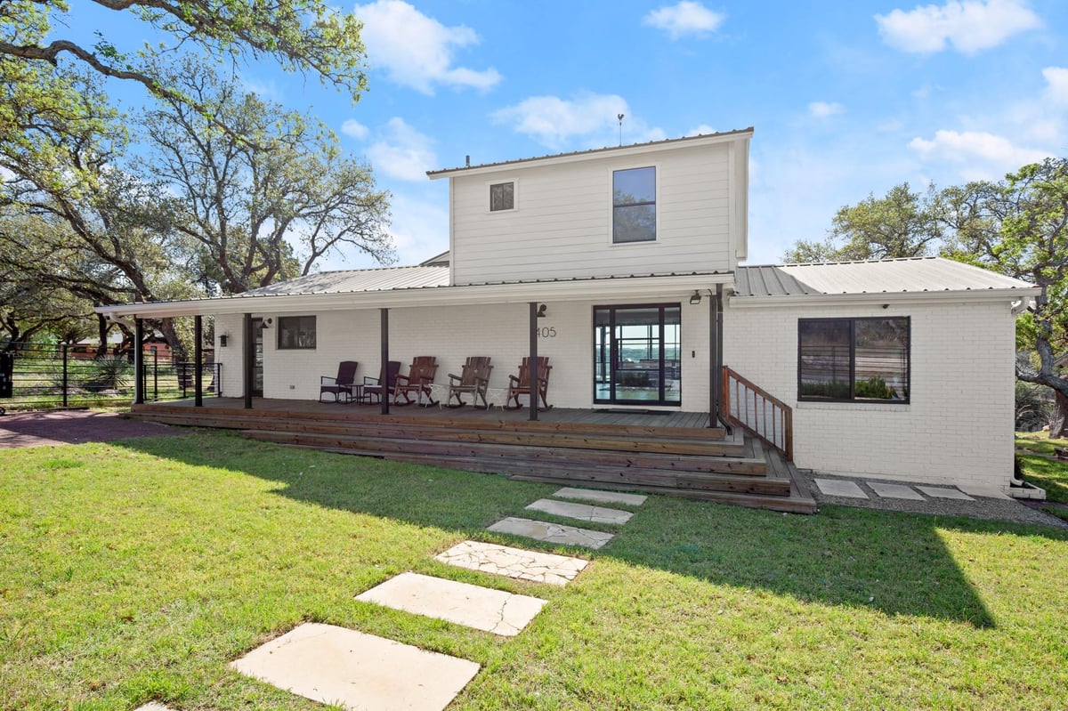 Living area at 1405  Cat Hollow Club Dr - 3 bed 2 bath home
