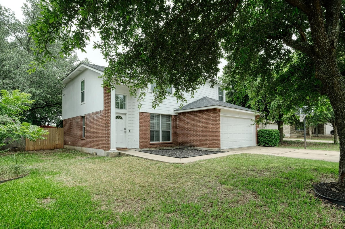 Living area at 1405 Mojave Bnd - 3 bed 2 bath home
