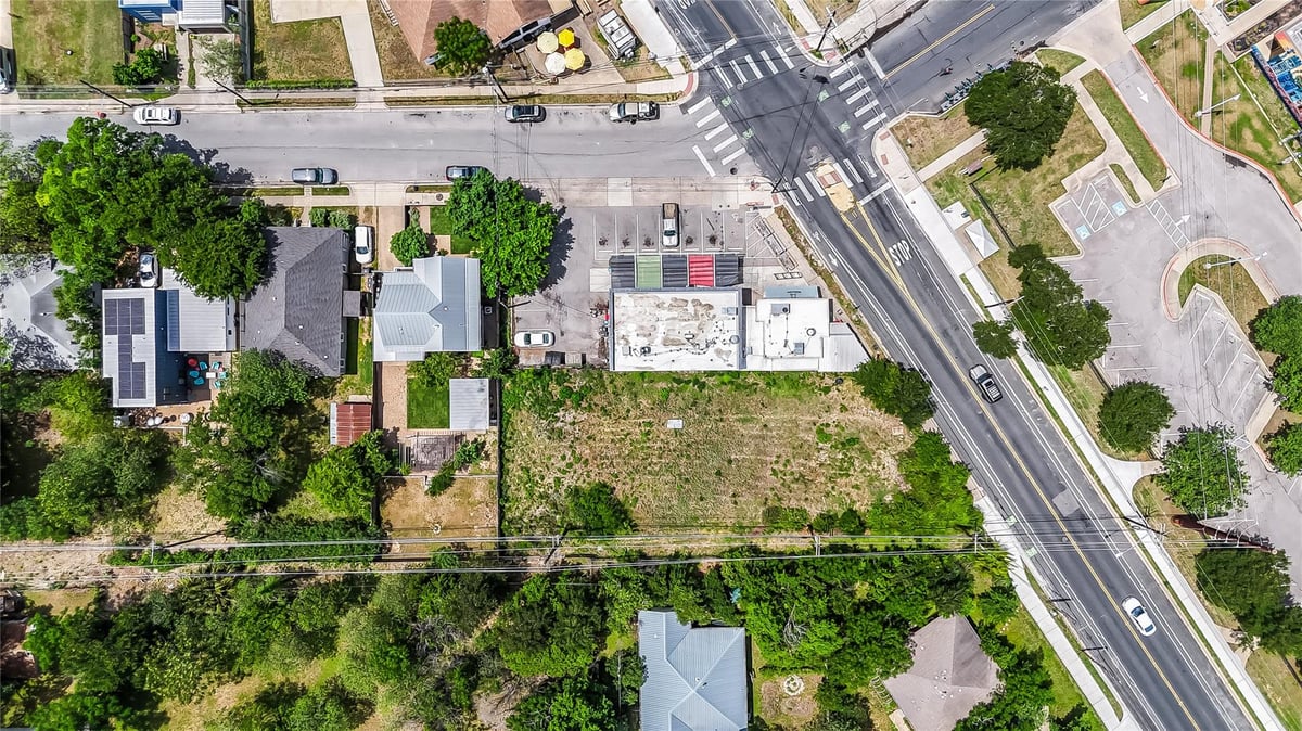 View 1405 Rosewood Ave in Rectors 1405 Rosewood Ave - front exterior - Luxury lot in Rectors, Austin, TX