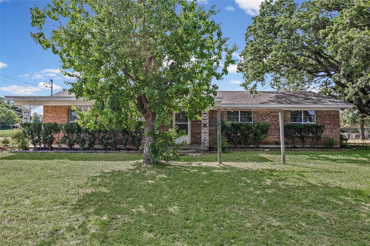 View 1406 Kingfish DR in Kingswood 1406 Kingfish DR - front exterior - Luxury home in Kingswood, Marble Falls, TX