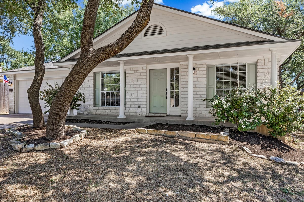View 1408 Meghan DR in Crossing At Carriage Hills Sec 02 Amd B 1408 Meghan DR - property photo 1 - Luxury home in Crossing At Carriage Hills Sec 02 Amd B, Cedar Park, TX