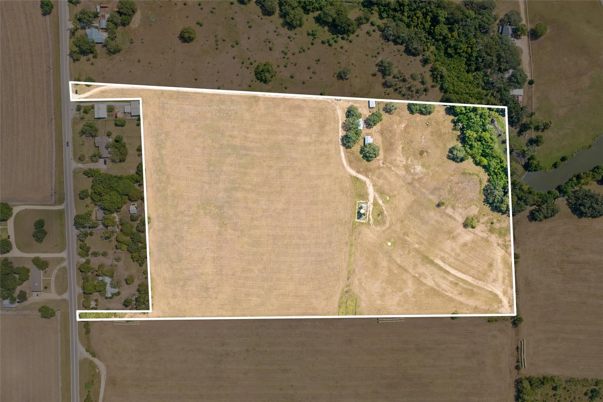 Living area at 1408 State Park Rd - see legal, Lockhart, TX