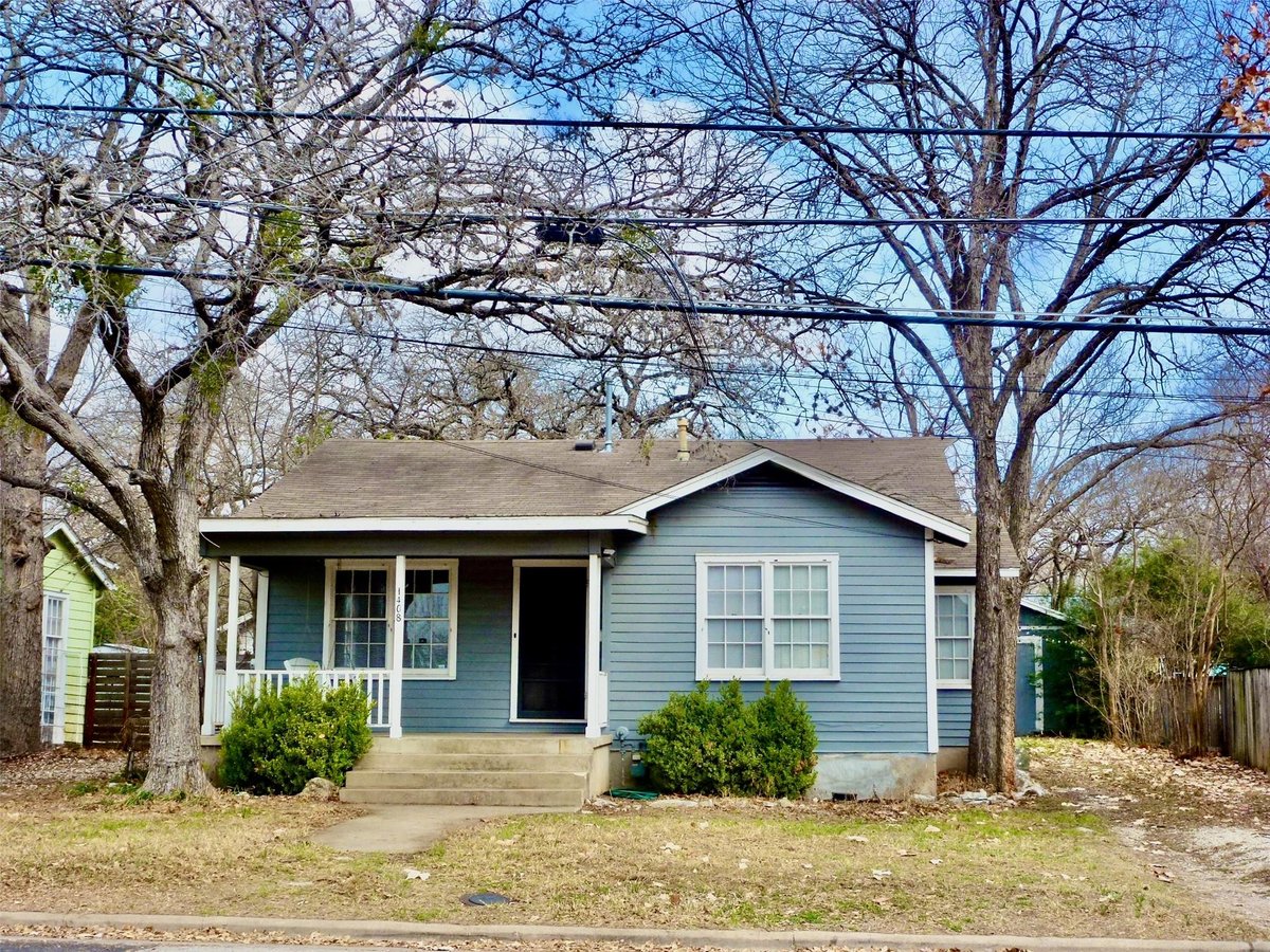 View 1408 W 39th 1/2 ST in Shoalcrest Oaks (Rosedale) 1408 W 39th 1/2 ST - front exterior - Luxury home in Shoalcrest Oaks (Rosedale), Austin, TX