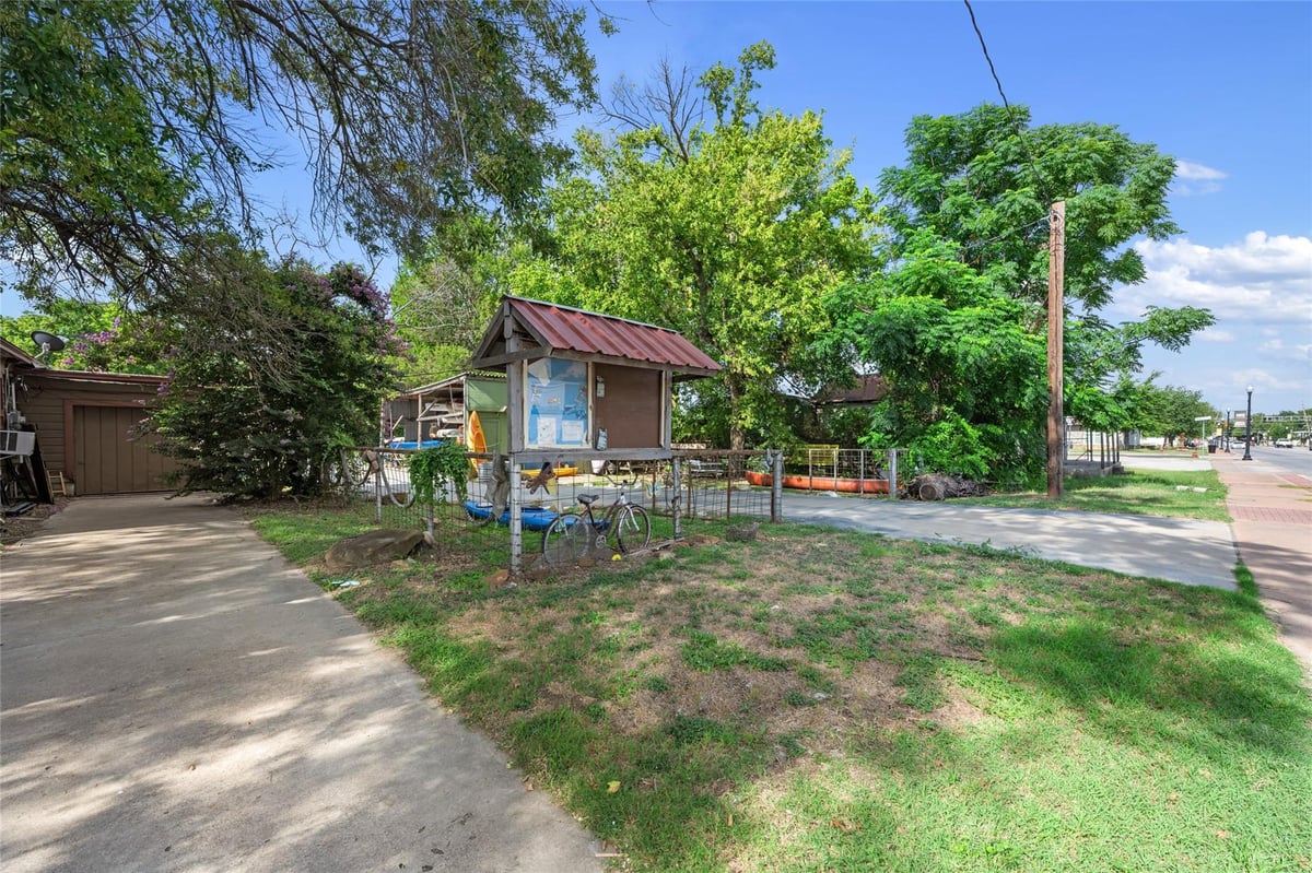 Primary bedroom at 1409  Chestnut St - 3 bed 1 bath home