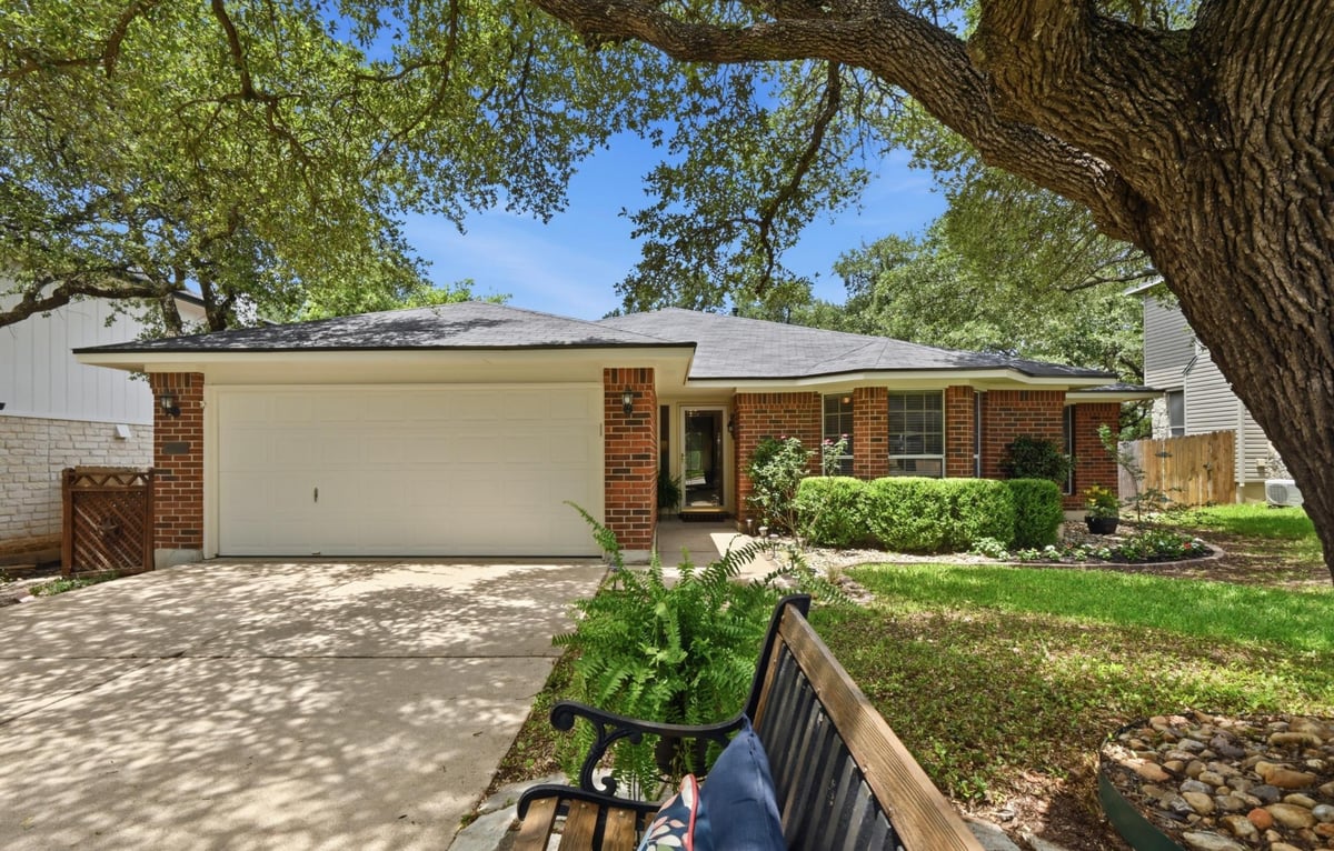 View 1409 Knoll Ridge DR in Crossing At Carriage Hills Sec 1 1409 Knoll Ridge DR - front exterior - Luxury home in Crossing At Carriage Hills Sec 1, Cedar Park, TX