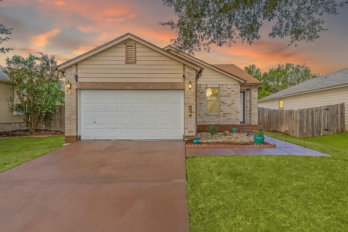 View 141 Beech Dr in Waterleaf Ph B Sec 1 141 Beech Dr - front exterior - Luxury home in Waterleaf Ph B Sec 1, Kyle, TX