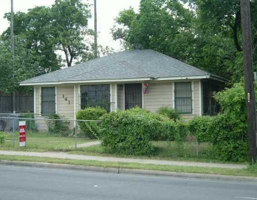 View 141 Oltorf in La Prelle Place Extension 141 Oltorf - property photo 1 - Luxury home in La Prelle Place Extension, Austin, TX