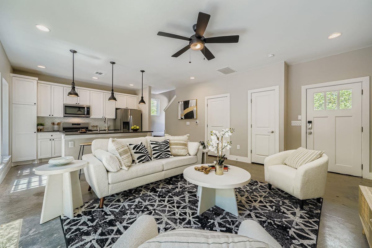 View 1410 E 2nd St Unit #2 in Midblock 1410 E 2nd St Unit #2 - front exterior - Luxury home in Midblock, Austin, TX
