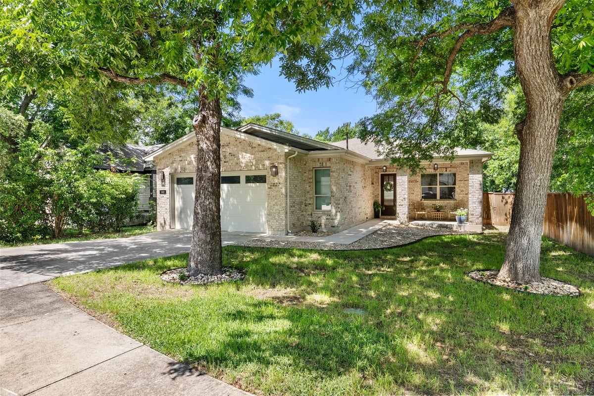 View 1410 Hart ST in Out 1410 Hart ST - front exterior - Luxury home in Out, Georgetown, TX