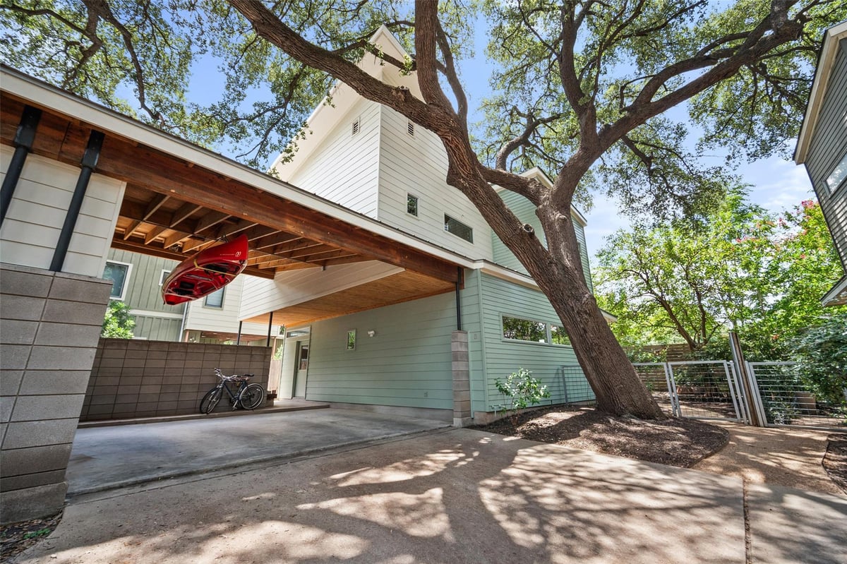 View 1411 E 2nd ST Unit #B2 in East Live Oak City Homes Condo 1411 E 2nd ST Unit #B2 - property photo 1 - Luxury home in East Live Oak City Homes Condo, Austin, TX