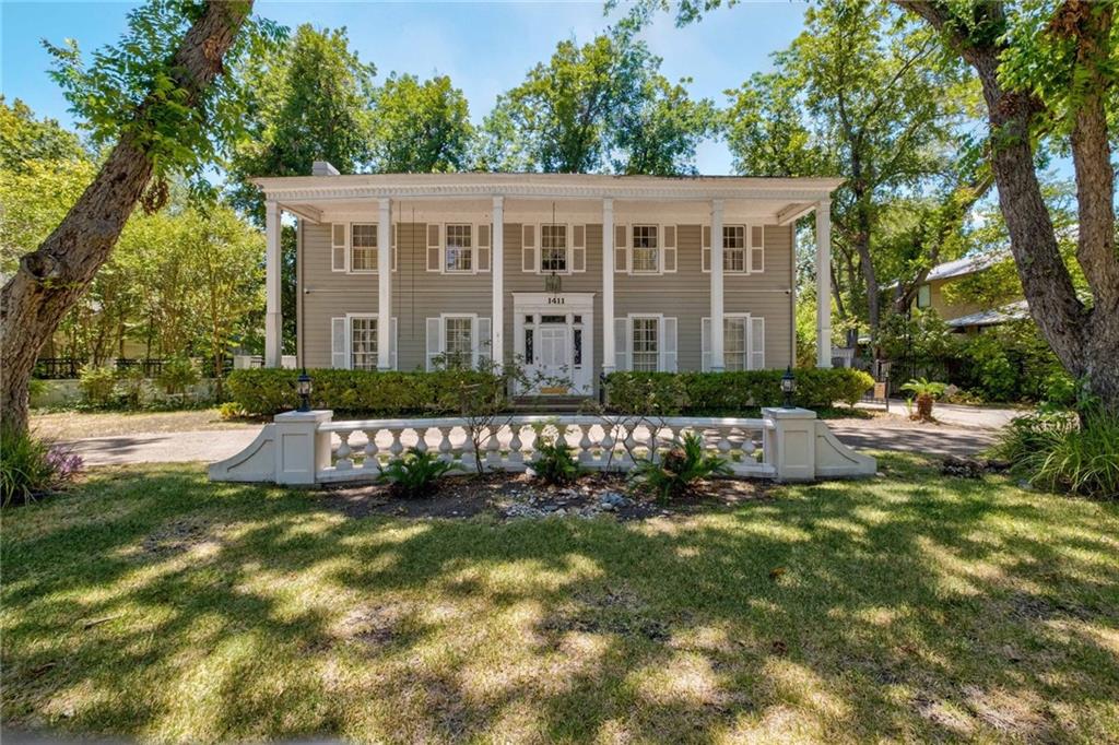 View 1411 Ethridge Ave in Pemberton Heights Sec 08 1411 Ethridge Ave - front exterior - Luxury home in Pemberton Heights Sec 08, Austin, TX