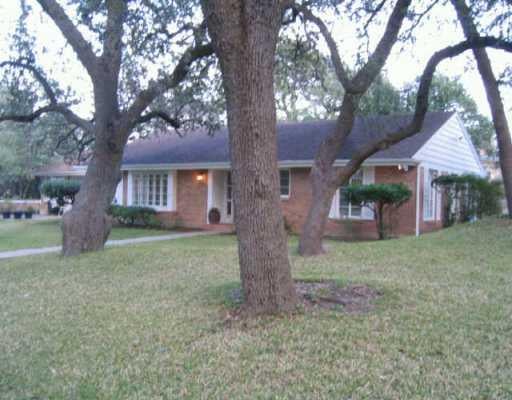 View 1411 Parkinson DR in Parkinson Place Resub No 1 1411 Parkinson DR - front exterior - Luxury home in Parkinson Place Resub No 1, Austin, TX