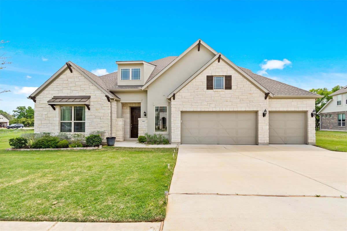 Primary bedroom at 1412 Scenic Oaks Dr - 4 bed 3 bath home