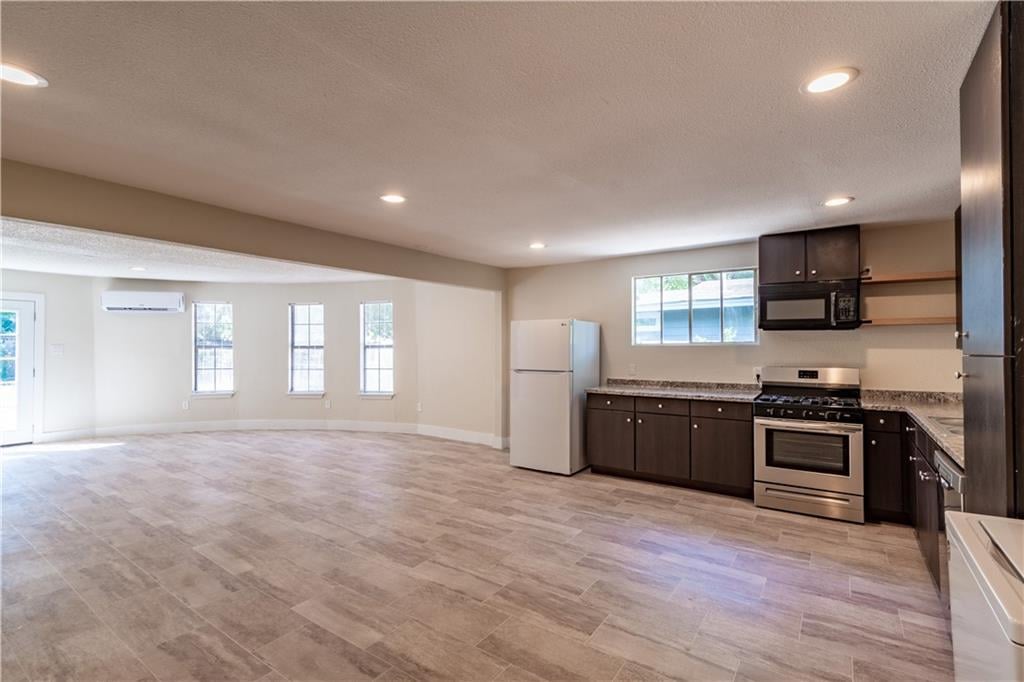 View 1412 Vargas RD Unit #B in Chernosky 15 1412 Vargas RD Unit #B - property photo 1 - Luxury home in Chernosky 15, Austin, TX