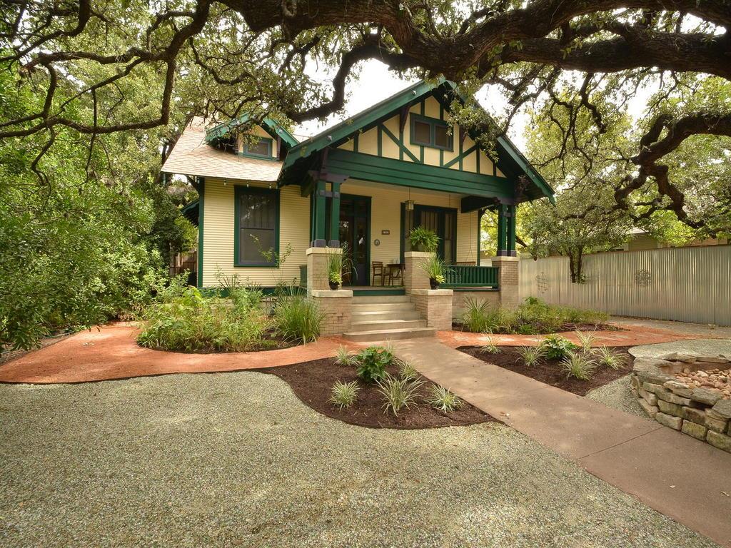 View 1412 W 9th St in MLS Area 1B 1412 W 9th St - property photo 1 - Luxury home in MLS Area 1B, Austin, TX