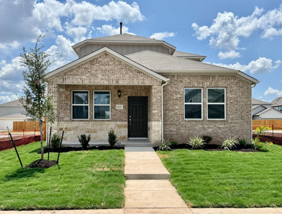 View 14129 Gilwell DR in Longview 14129 Gilwell DR - property photo 1 - Luxury home in Longview, Del Valle, TX