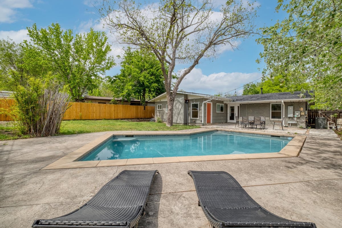 View 1413 Berkshire DR in Gaston Park 1413 Berkshire DR - property photo 1 - Luxury home in Gaston Park, Austin, TX
