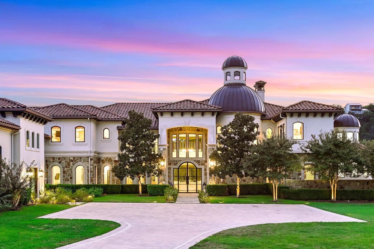 14132 Flat Top Ranch Rd - front exterior - Luxury home in Steiner Ranch Ph 01 Sec 06c, Austin, TX