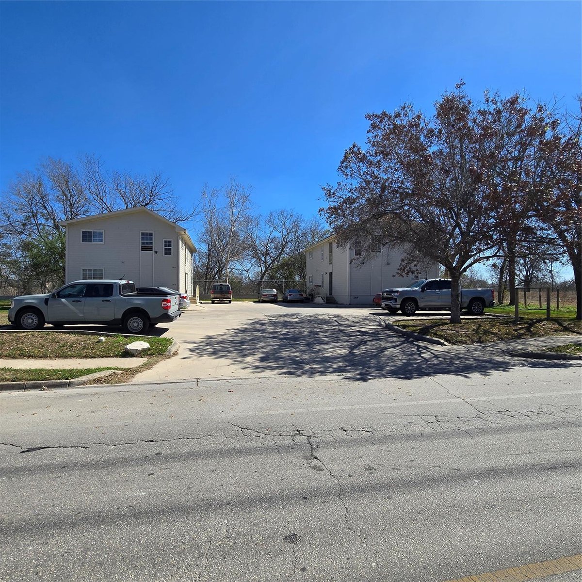 Living area at 1414-1420 River Rd - S8578 - Tabor Add, San Marcos, TX