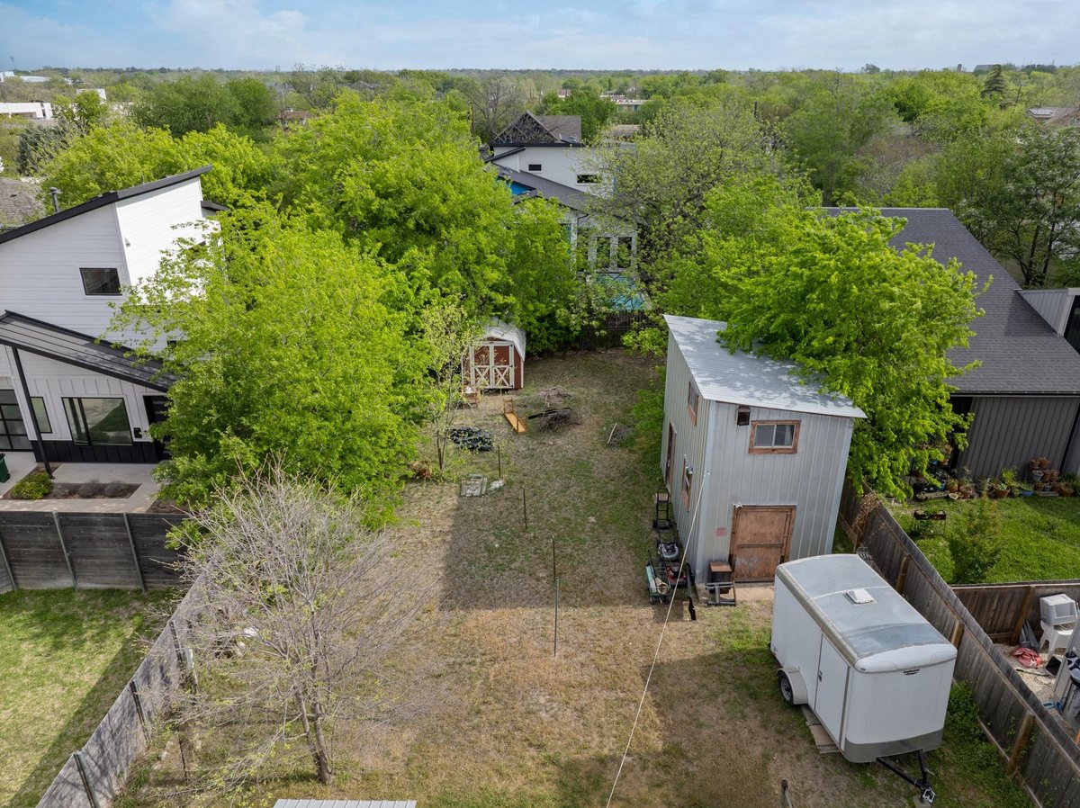 Primary bedroom at 1414 W 51st St - 2 bed 1 bath home