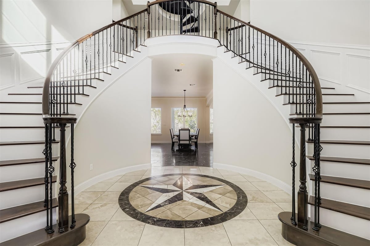 Living area at 1415 Roaring Frk - 5 bed 3 bath home