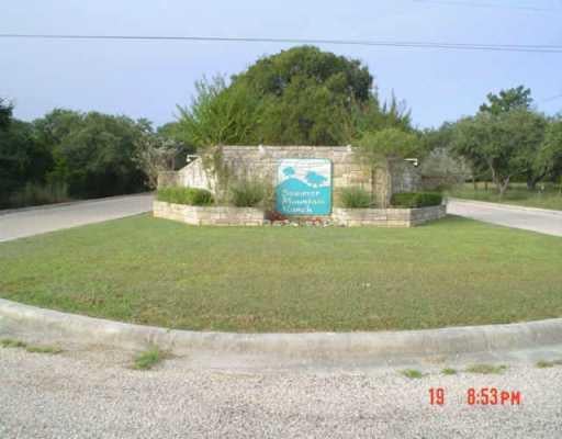 View 142 Cascade Trl 142 Cascade Trl - front exterior - Luxury lot in San Marcos, TX