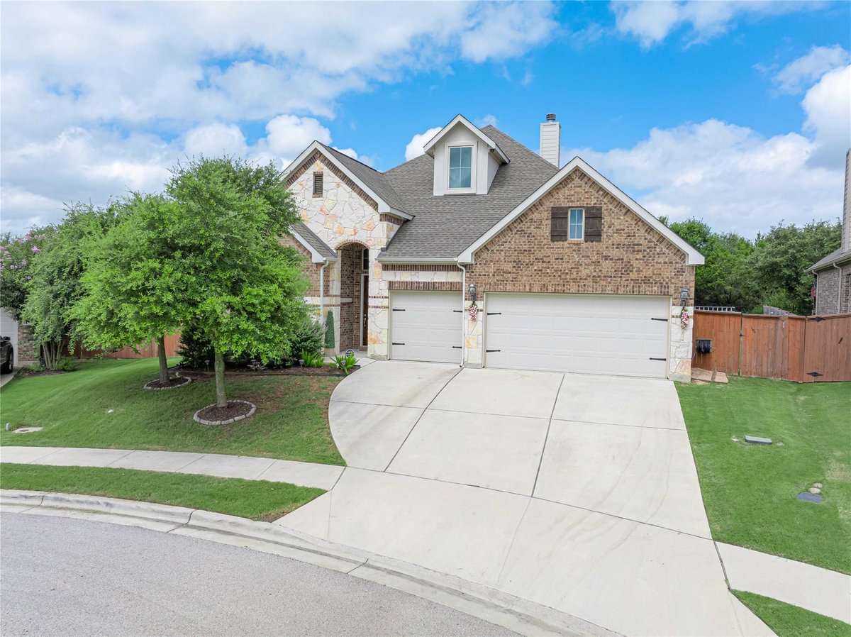 142 Rapid Springs CV - front exterior - Luxury home in SHADOW CANYON, Georgetown, TX