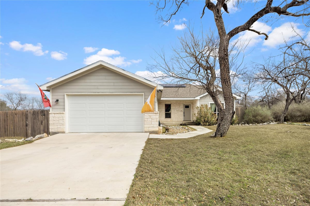 View 142 W Persimmon Dr in none 142 W Persimmon Dr - front exterior - Luxury home in none, Granite Shoals, TX