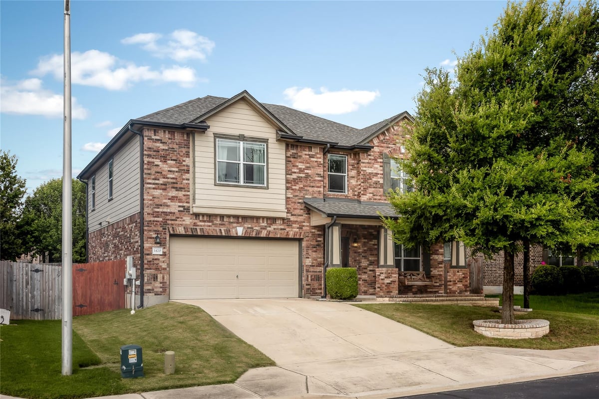 1420 Crested Butte WAY - front exterior - Luxury home in La Conterra, Georgetown, TX