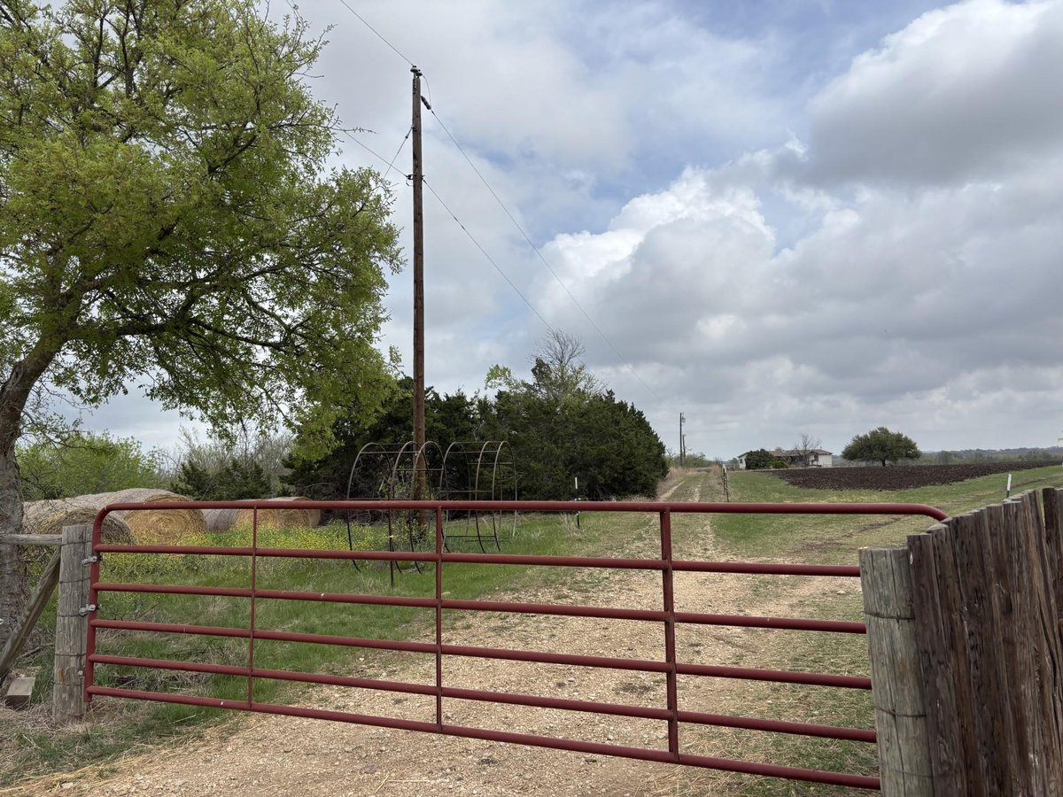 View 1420 NE County Road 373 1420 NE County Road 373 - view with 1420 NE County Road 373 in Taylor - Luxury lot in Taylor, TX