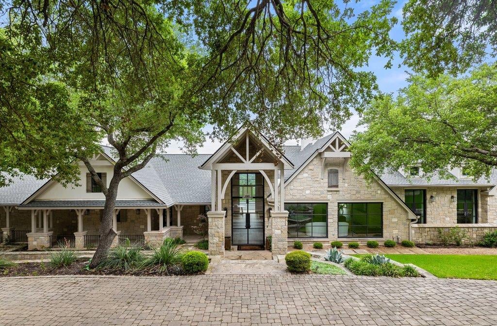 View 1421 Circle Ridge DR in Wild Ridge 1421 Circle Ridge DR - front exterior - Luxury home in Wild Ridge, West Lake Hills, TX