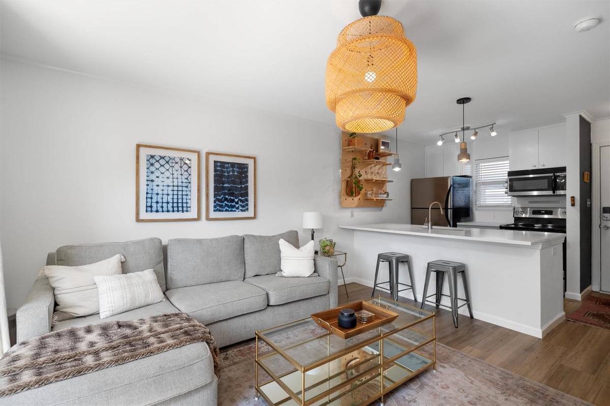 View 1422 Collier ST Unit #102 in Zilker 1422 Collier ST Unit #102 - property photo 1 - Luxury home in Zilker, Austin, TX