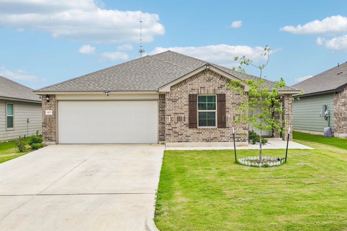 View 1423 Athan Dr in West Canyon Trls Ph Iv 1423 Athan Dr - front exterior - Luxury home in West Canyon Trls Ph Iv, Belton, TX