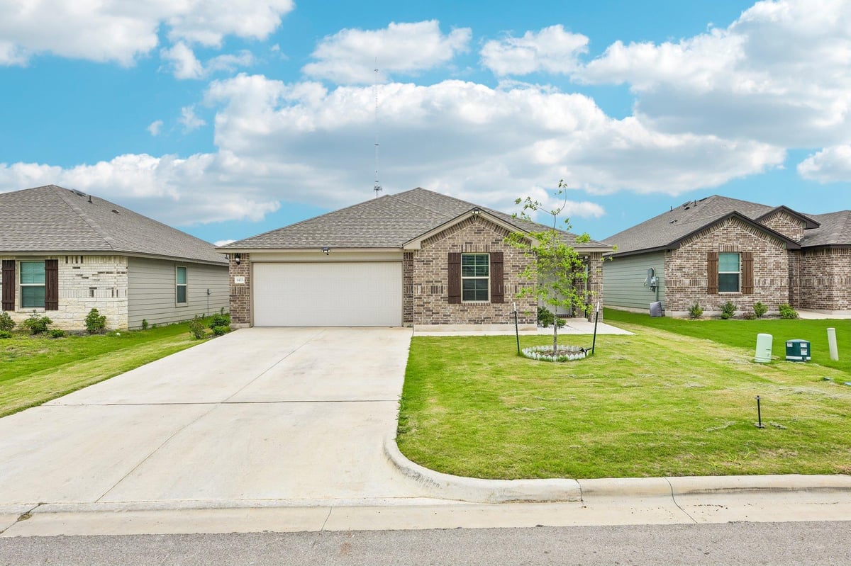Living area at 1423 Athan Dr - 3 bed 2 bath home