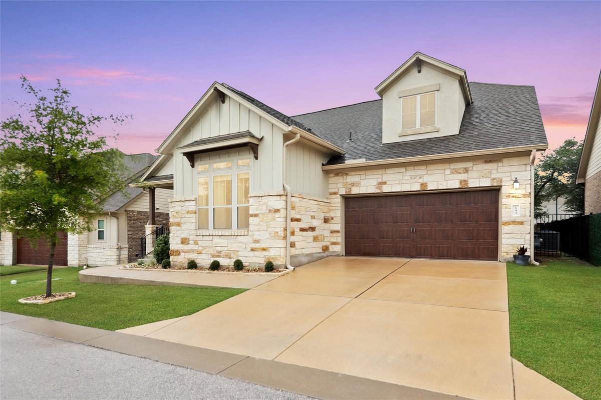 Living area at 143 Bright Valley Way - 3 bed 2 bath home