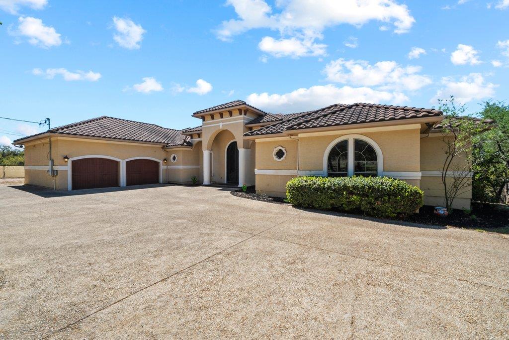 Living area at 143 Champion Way - 3 bed 3 bath home