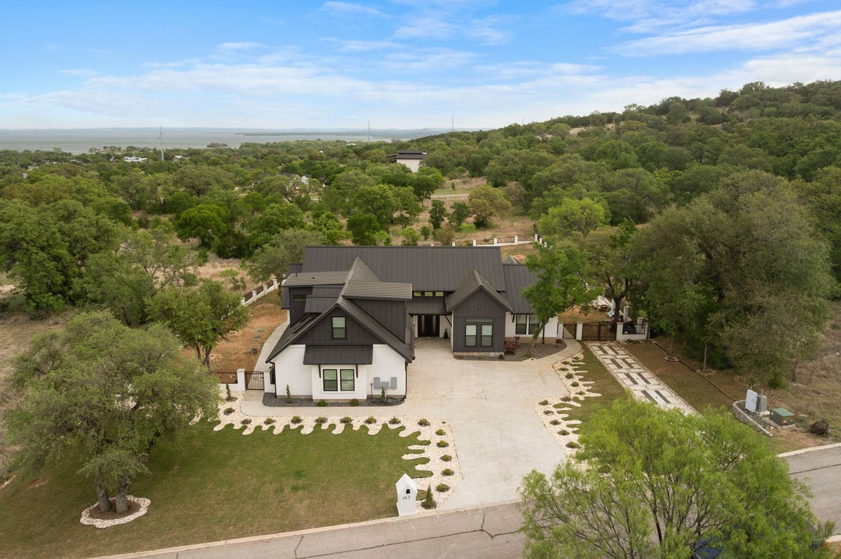 View 143 Keystone RDG in The Cliffs At Water Ridge 143 Keystone RDG - front exterior - Luxury home in The Cliffs At Water Ridge, Buchanan Dam, TX