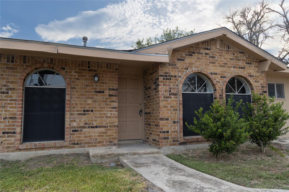 View 1430 State Highway 46 S in A M Esnaurizar 1430 State Highway 46 S - front exterior - Luxury home in A M Esnaurizar, New Braunfels, TX