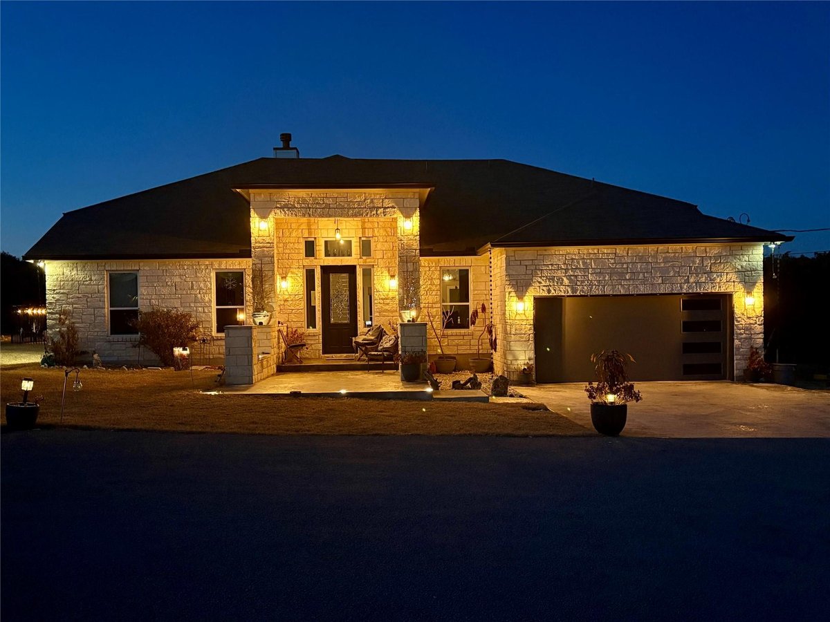 Living area at 14302 Summit View Dr Unit #4 - 4 bed 3 bath home