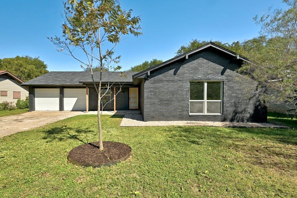 View 1435 Salem Meadow Cir in Salem Walk Sec 03 1435 Salem Meadow Cir - front exterior - Luxury home in Salem Walk Sec 03, Austin, TX