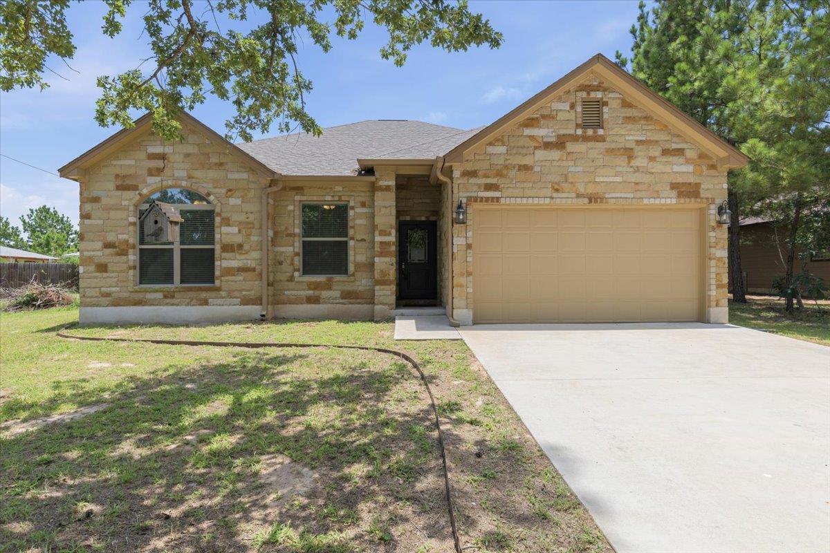 View 145 Cardinal LOOP in Circle D East 145 Cardinal LOOP - property photo 1 - Luxury home in Circle D East, Paige, TX