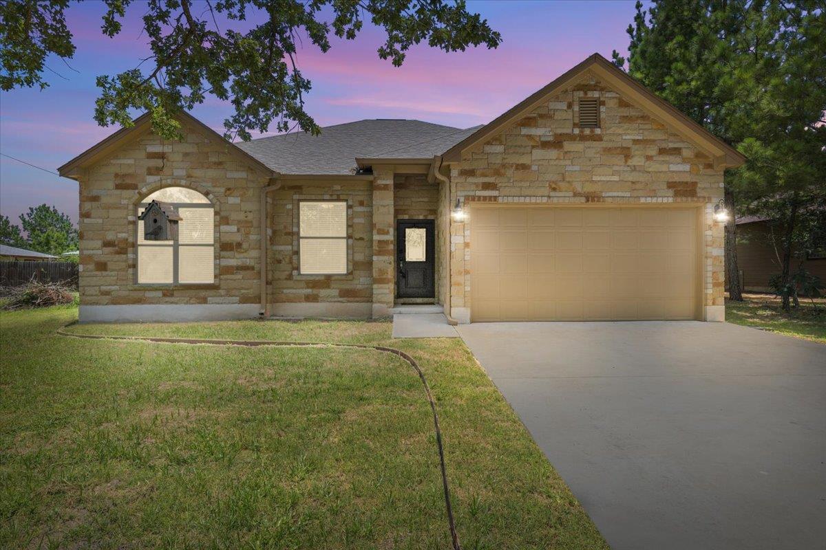 View 145 Cardinal LOOP in Circle D East 145 Cardinal LOOP - front exterior - Luxury home in Circle D East, Paige, TX