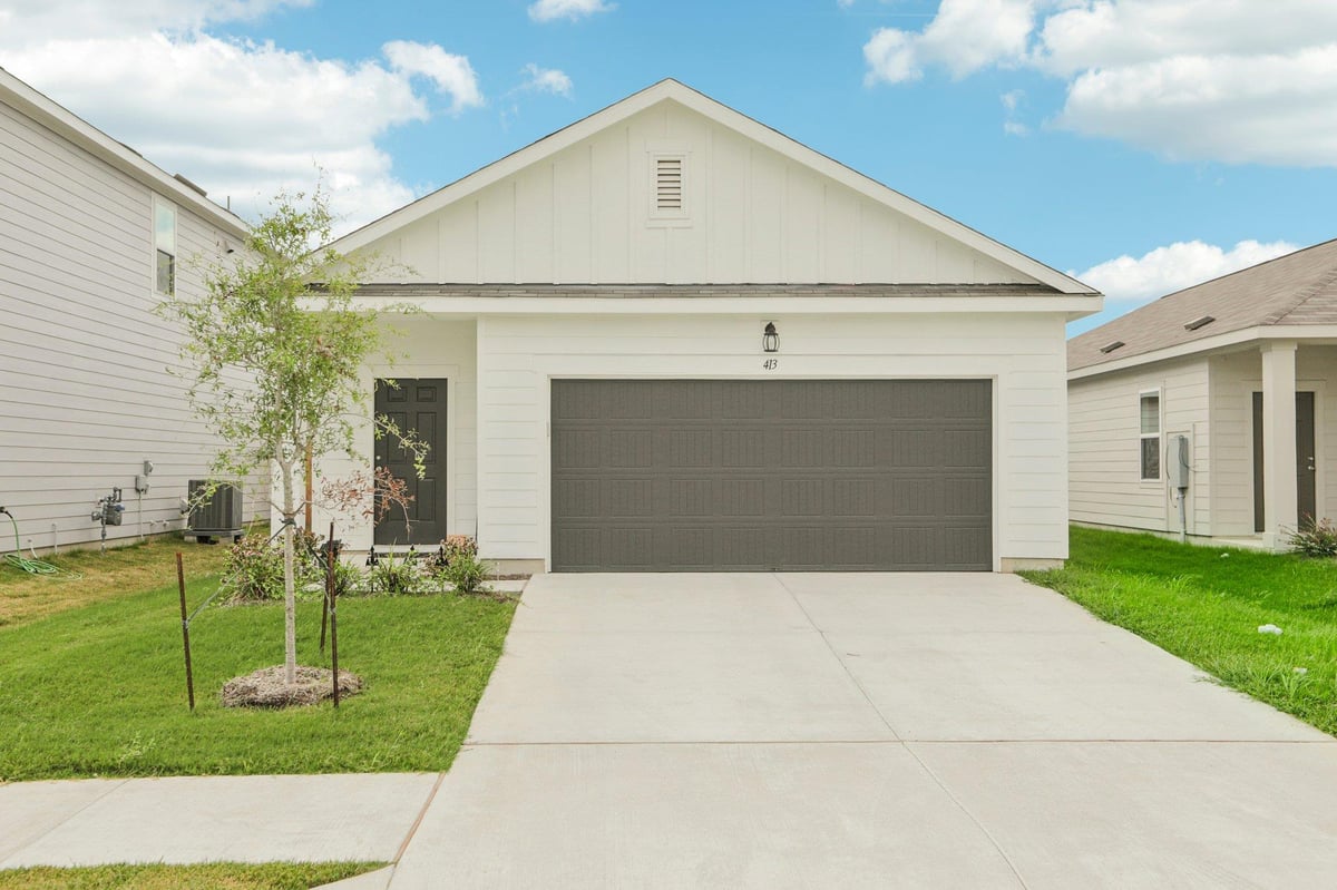 View 14504 Sage Bloom LN in Eagles Landing 14504 Sage Bloom LN - property photo 1 - Luxury home in Eagles Landing, Elgin, TX