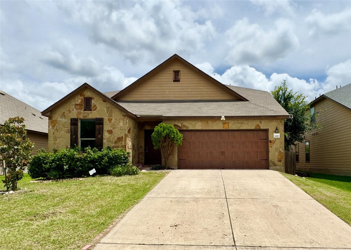 14509 Lake Victor DR - front exterior - Luxury home in Lakes At Northtown Sec 04, Pflugerville, TX