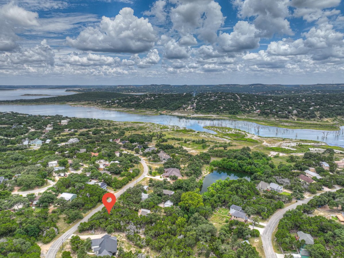 View 1460 Canyon Lake DR in Canyon Lake Hills 1 1460 Canyon Lake DR - front exterior - Luxury lot in Canyon Lake Hills 1, Canyon Lake, TX