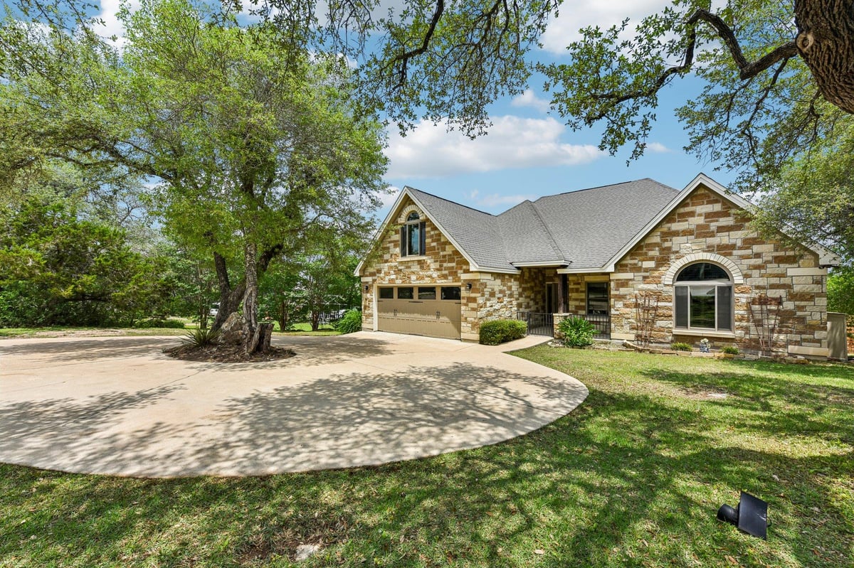 Living area at 14600 Tucumcari Trl - 3 bed 2 bath home