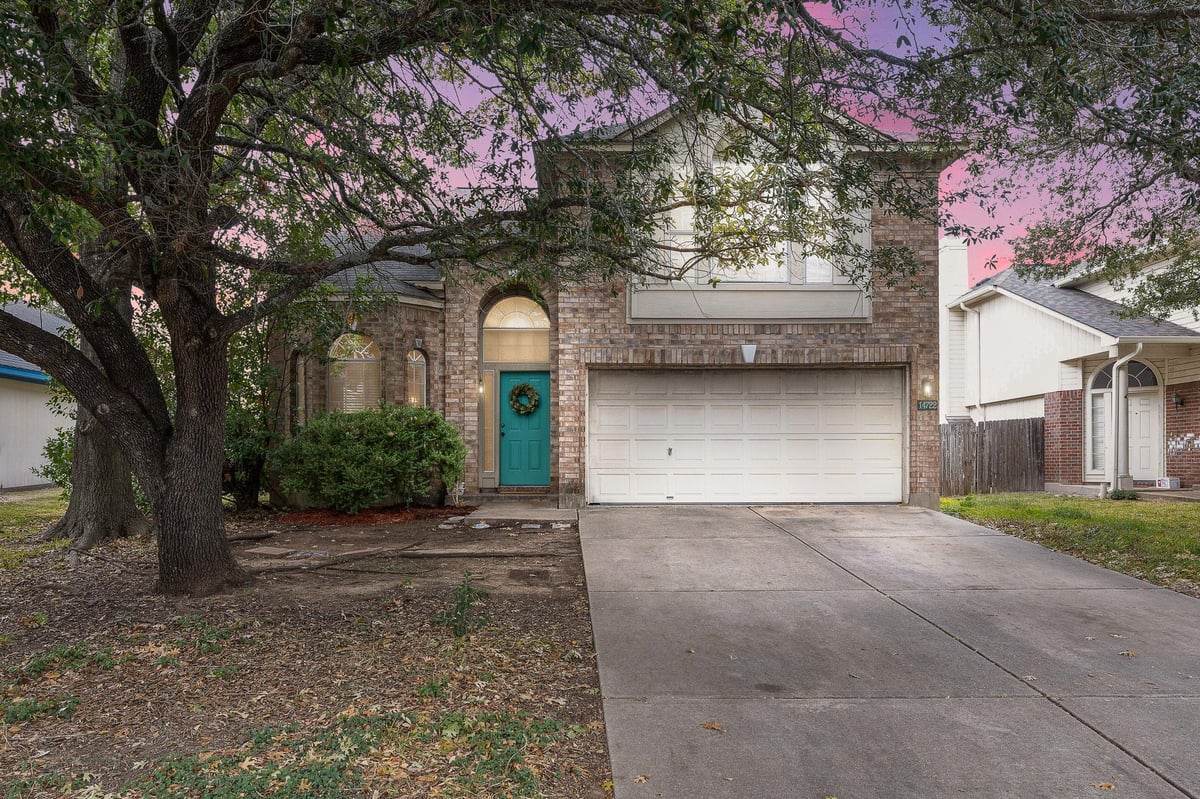 View 14722 Single TRCE in Bratton Park Sec 02 14722 Single TRCE - front exterior - Luxury home in Bratton Park Sec 02, Austin, TX