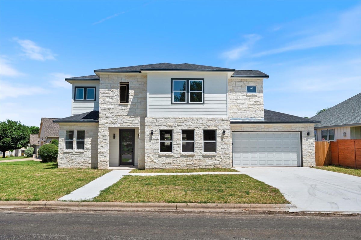 View 148 Preston Trail in S6160 148 Preston Trail - front exterior - Luxury home in S6160, Meadowlakes, TX