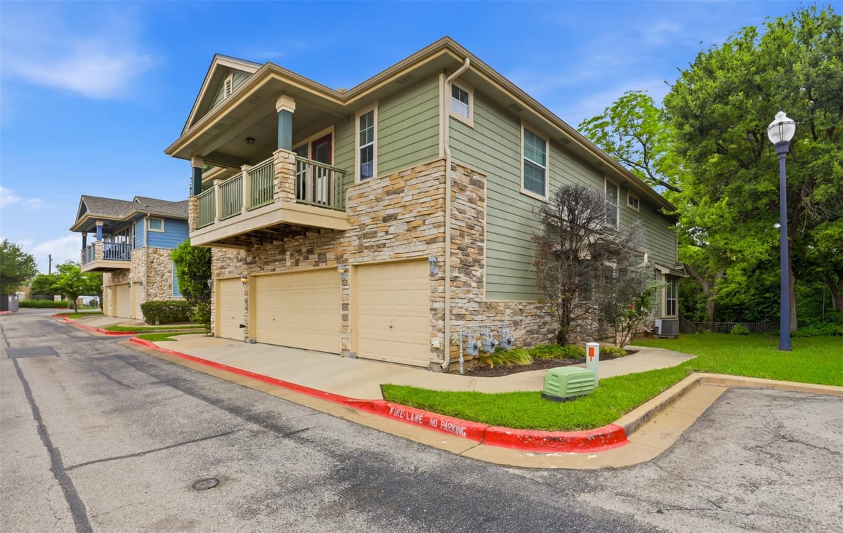 View 1481 E Old Settlers Blvd Unit #1502 in Chandler Creek Condo Ph 01-B 1481 E Old Settlers Blvd Unit #1502 - front exterior - Luxury home in Chandler Creek Condo Ph 01-B, Round Rock, TX